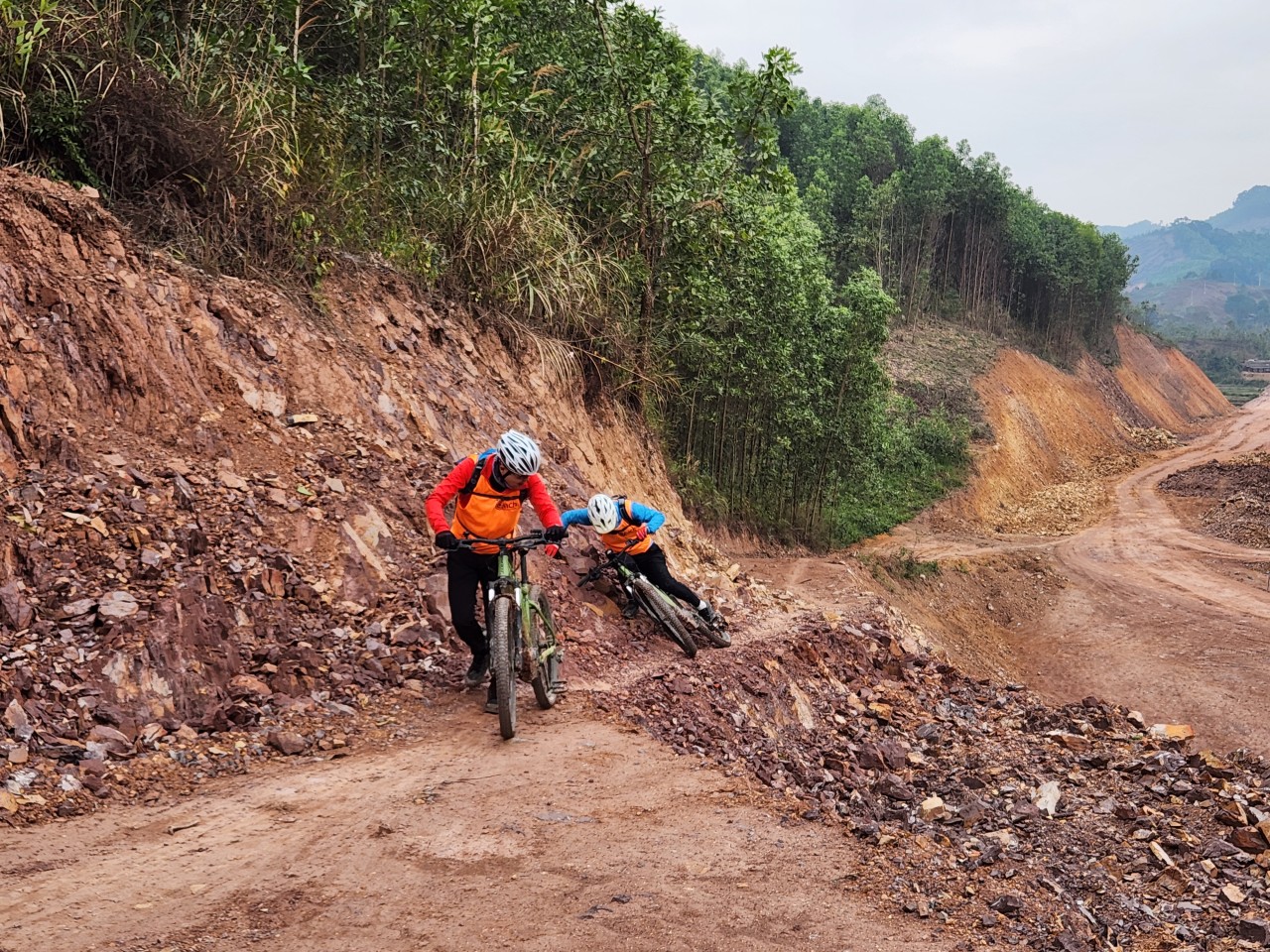 Northeast MTB Expedition – Conquer the Roads of Mong Cai, Cao Bang, and Ha Giang 15 Days